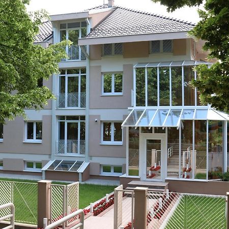Grand Park Rooms & Apartments Čačak المظهر الخارجي الصورة