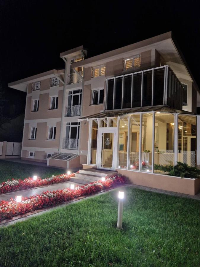 Grand Park Rooms & Apartments Čačak المظهر الخارجي الصورة