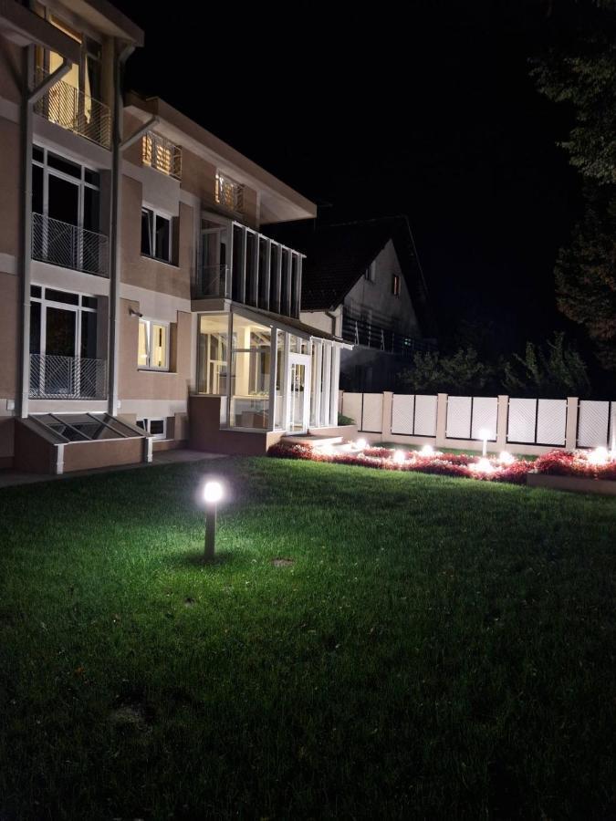 Grand Park Rooms & Apartments Čačak المظهر الخارجي الصورة