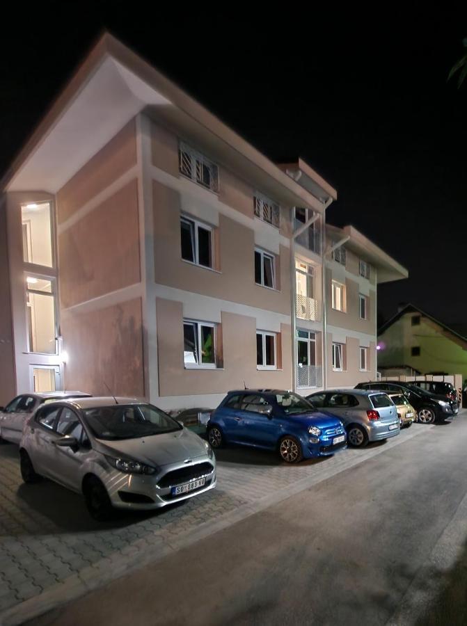 Grand Park Rooms & Apartments Čačak المظهر الخارجي الصورة