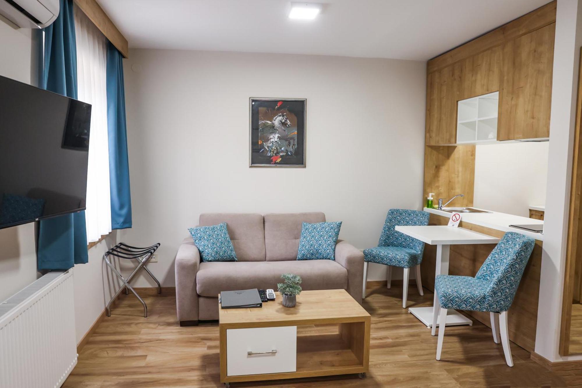 Grand Park Rooms & Apartments Čačak المظهر الخارجي الصورة